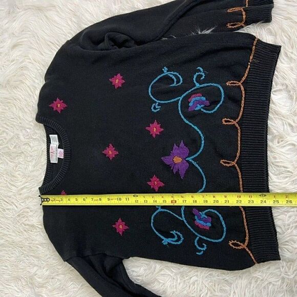 American Weekend Women’s Vintage 80s Black Knit Floral Embroidered Sweater Large - Picture 4 of 11